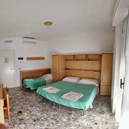 Albergo Anita San Bartolomeo Al Mare Room photo