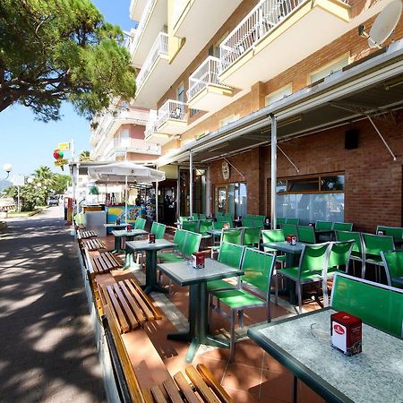 Albergo Anita San Bartolomeo Al Mare Exterior photo