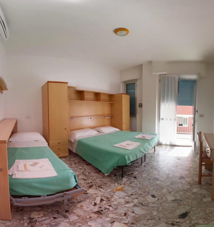 Albergo Anita San Bartolomeo Al Mare Room photo