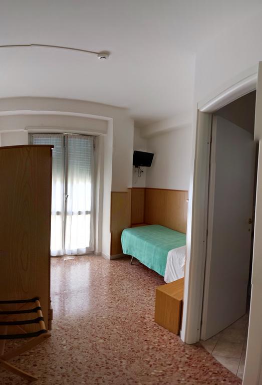 Albergo Anita San Bartolomeo Al Mare Room photo