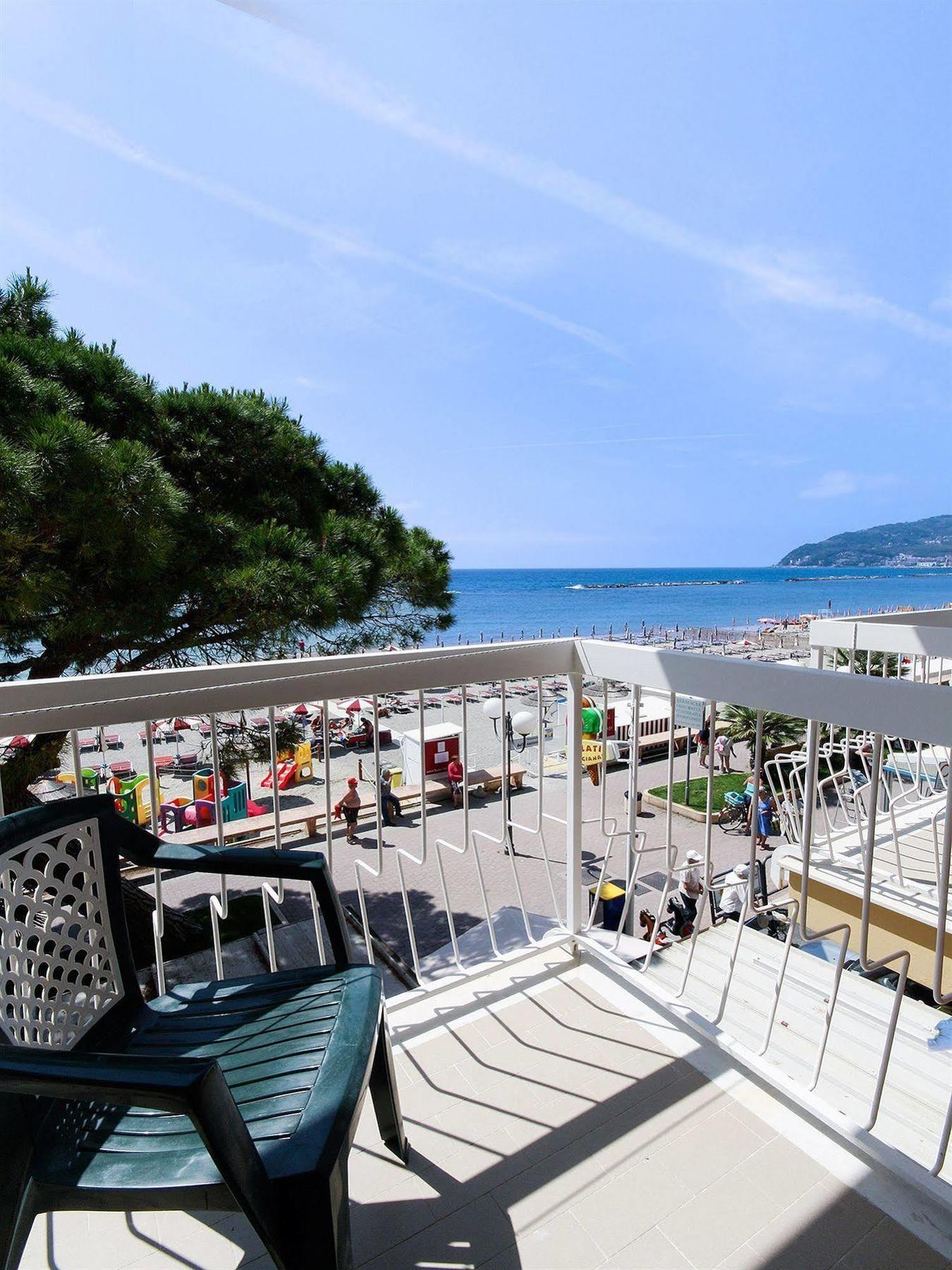 Albergo Anita San Bartolomeo Al Mare Exterior photo